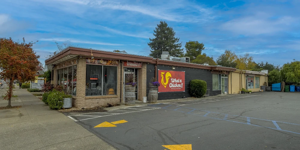 700 E Washington St, Petaluma, CA for sale