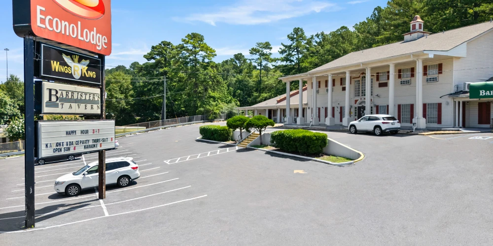 Strong Value-Add Opportunity | 32-Unit EconoLodge by Choice Hotels 