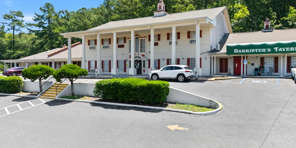 Strong Value-Add Opportunity | 32-Unit EconoLodge by Choice Hotels 