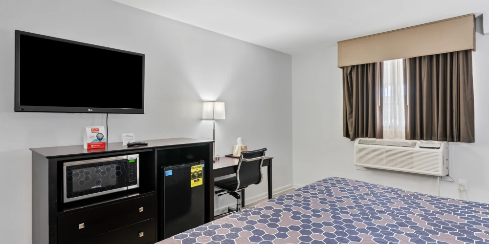 Strong Value-Add Opportunity | 32-Unit EconoLodge by Choice Hotels 