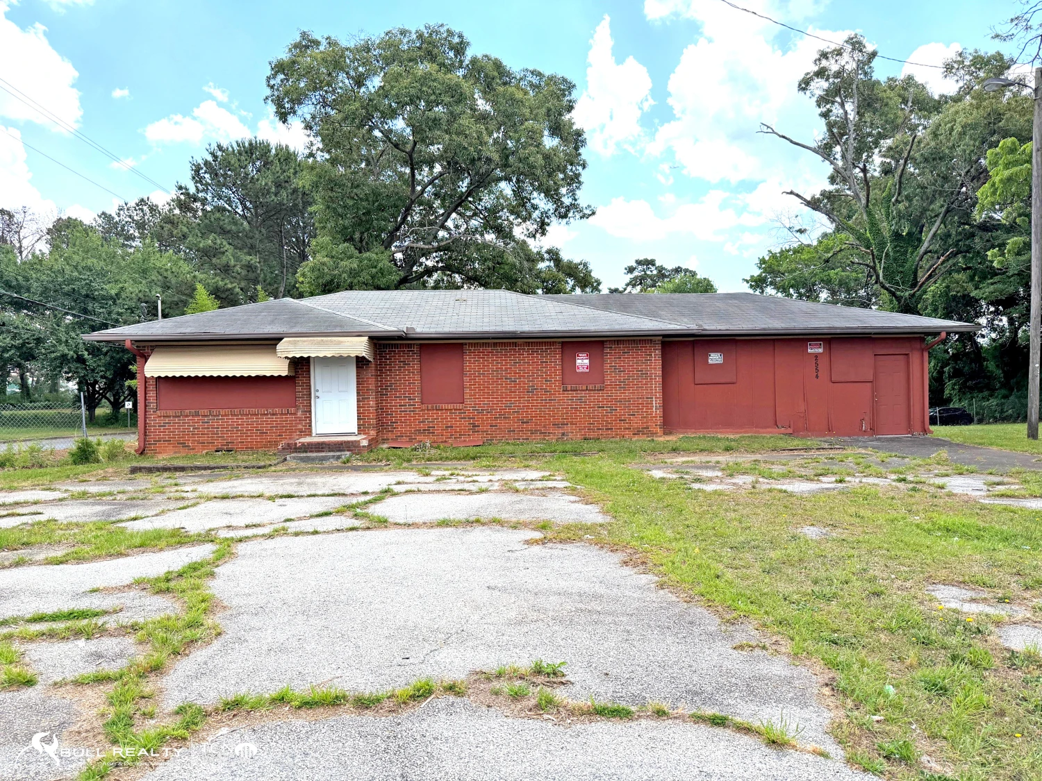 Value-Add Light Industrial Redevelopment Opportunity | ±1,454 SF