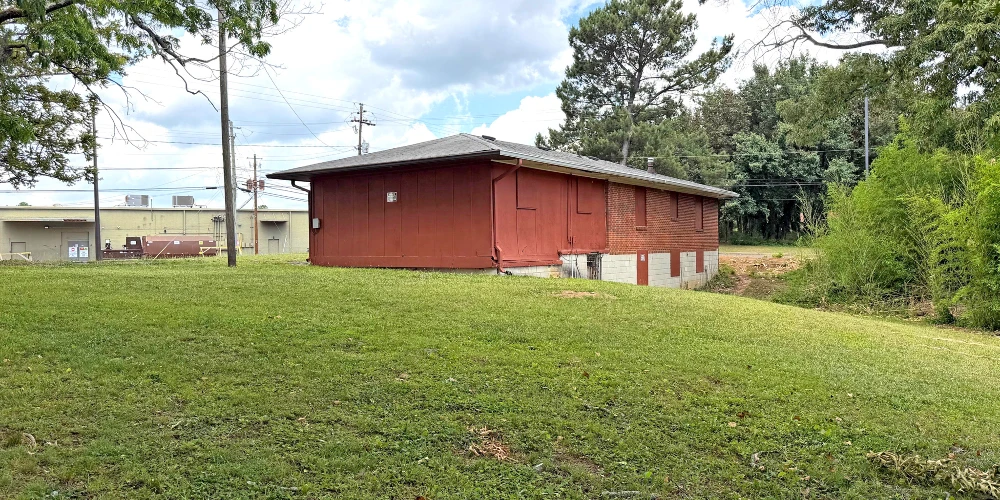 Value-Add Light Industrial Redevelopment Opportunity | ±1,454 SF