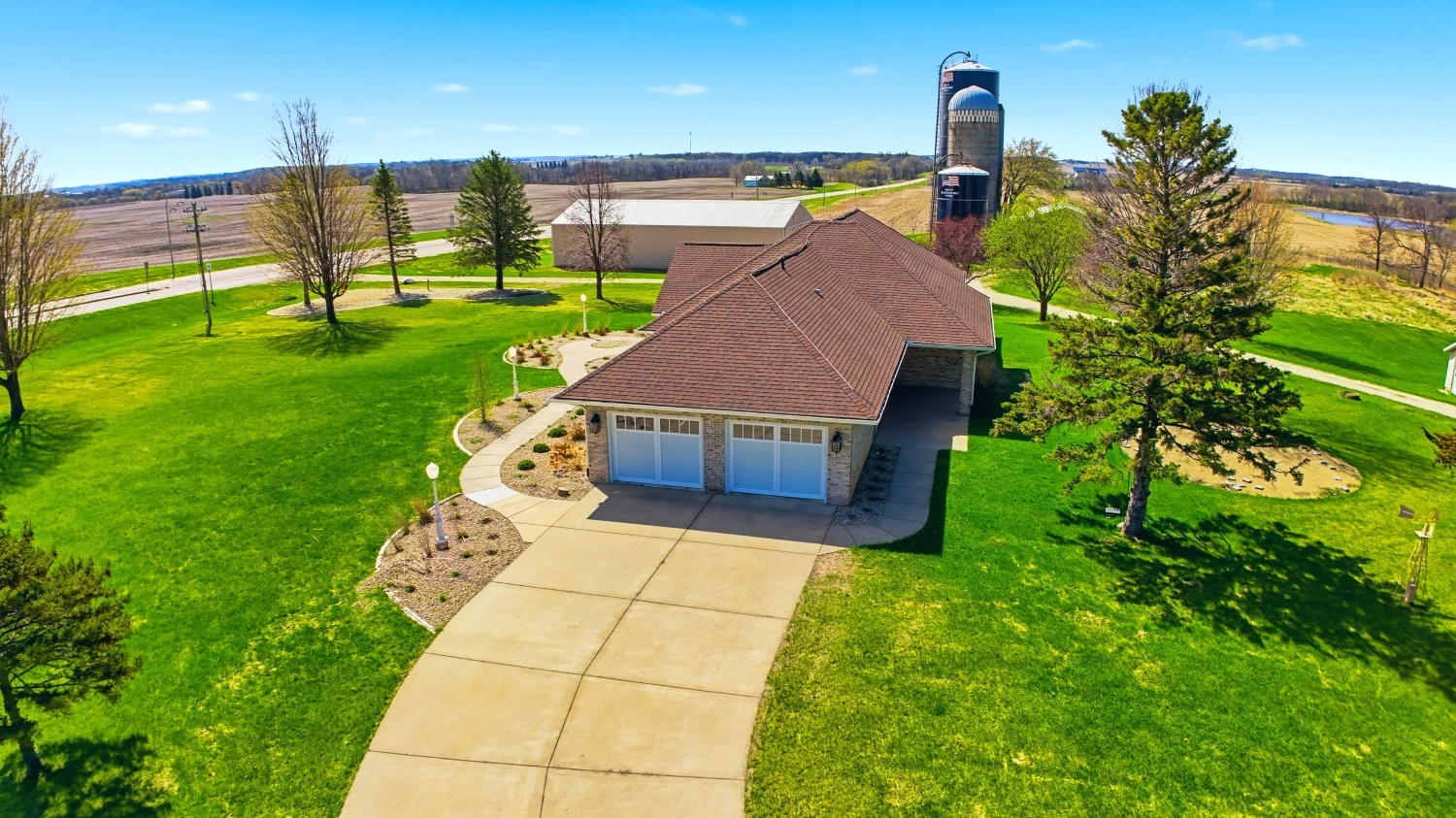 2068 Millersburg Blvd W, Dundas, MN for sale