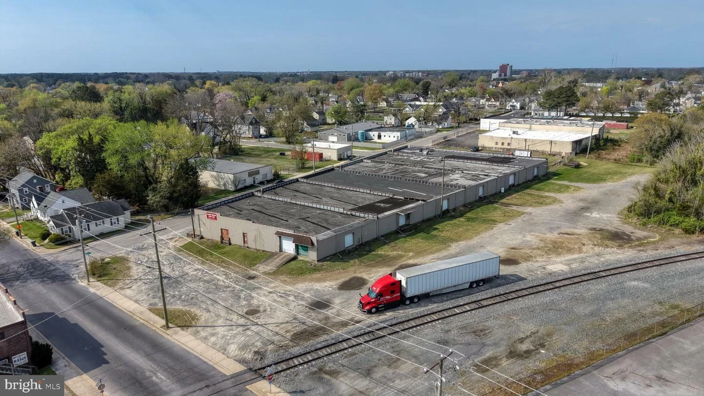 Exceptional Industrial/Flex Warehouse Opportunity