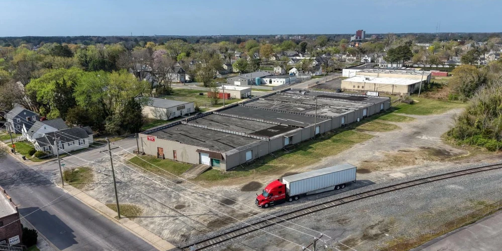 Exceptional Industrial/Flex Warehouse Opportunity