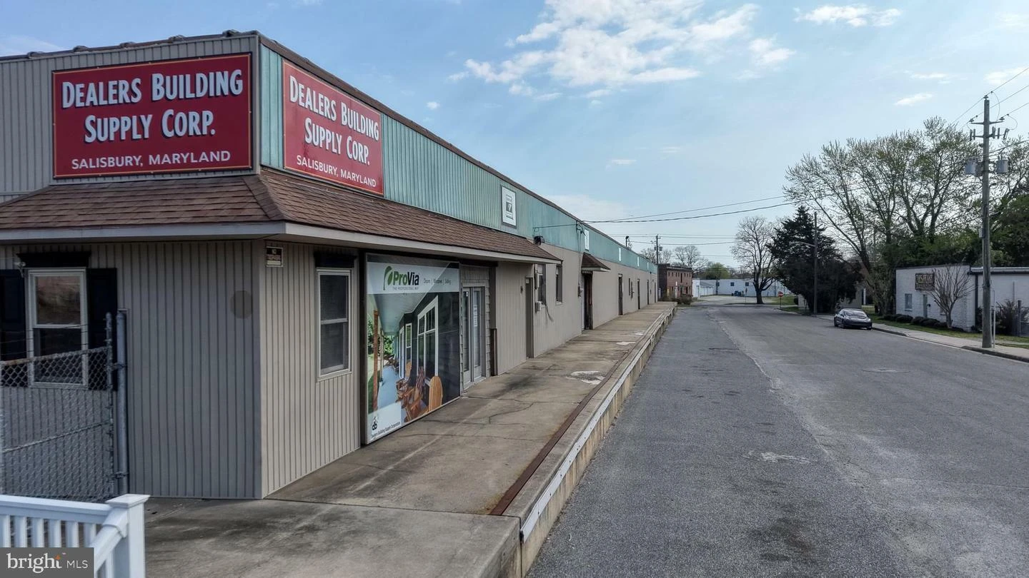 Exceptional Industrial/Flex Warehouse Opportunity
