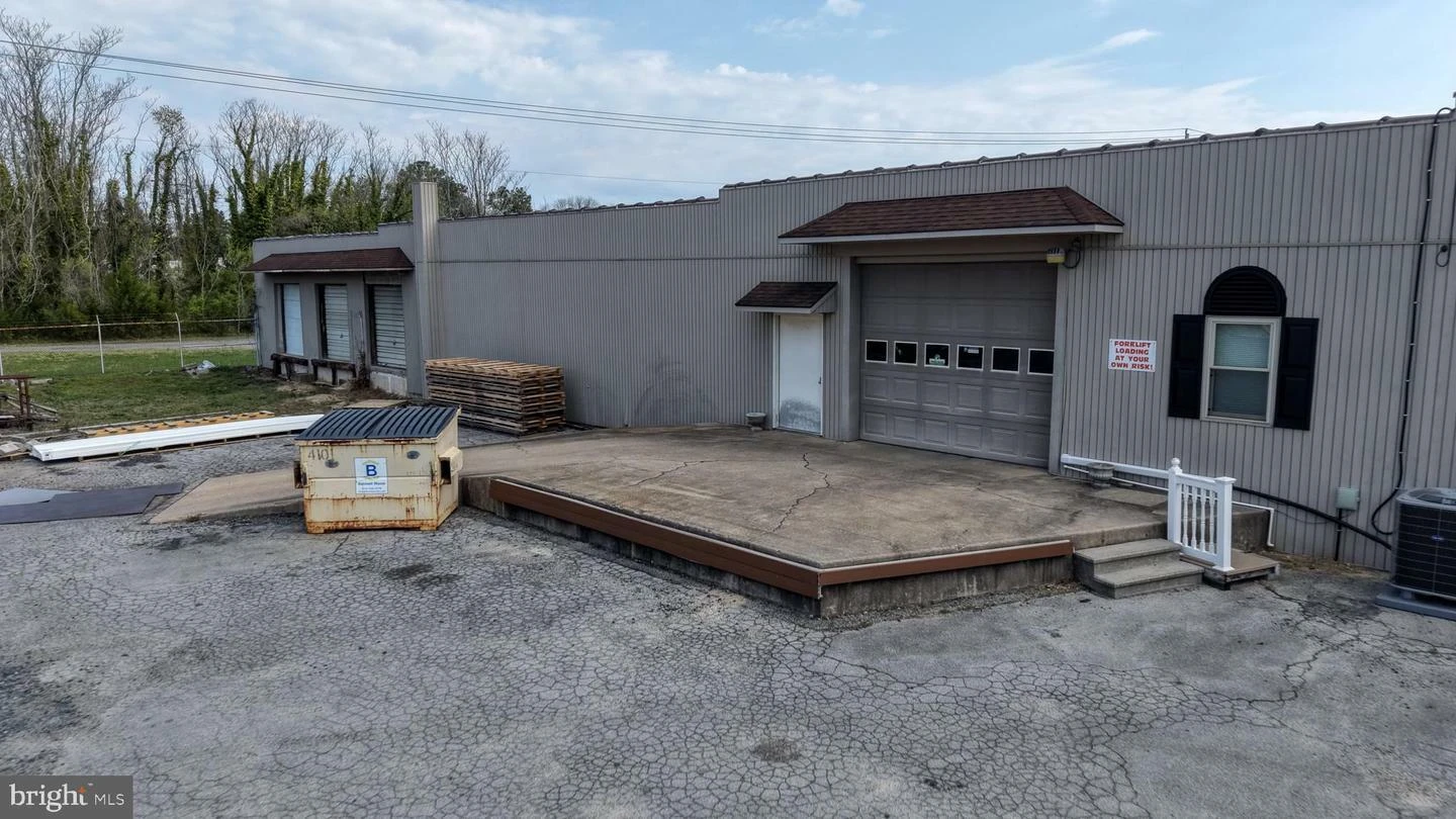 Exceptional Industrial/Flex Warehouse Opportunity
