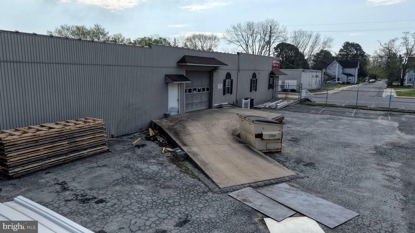 Exceptional Industrial/Flex Warehouse Opportunity