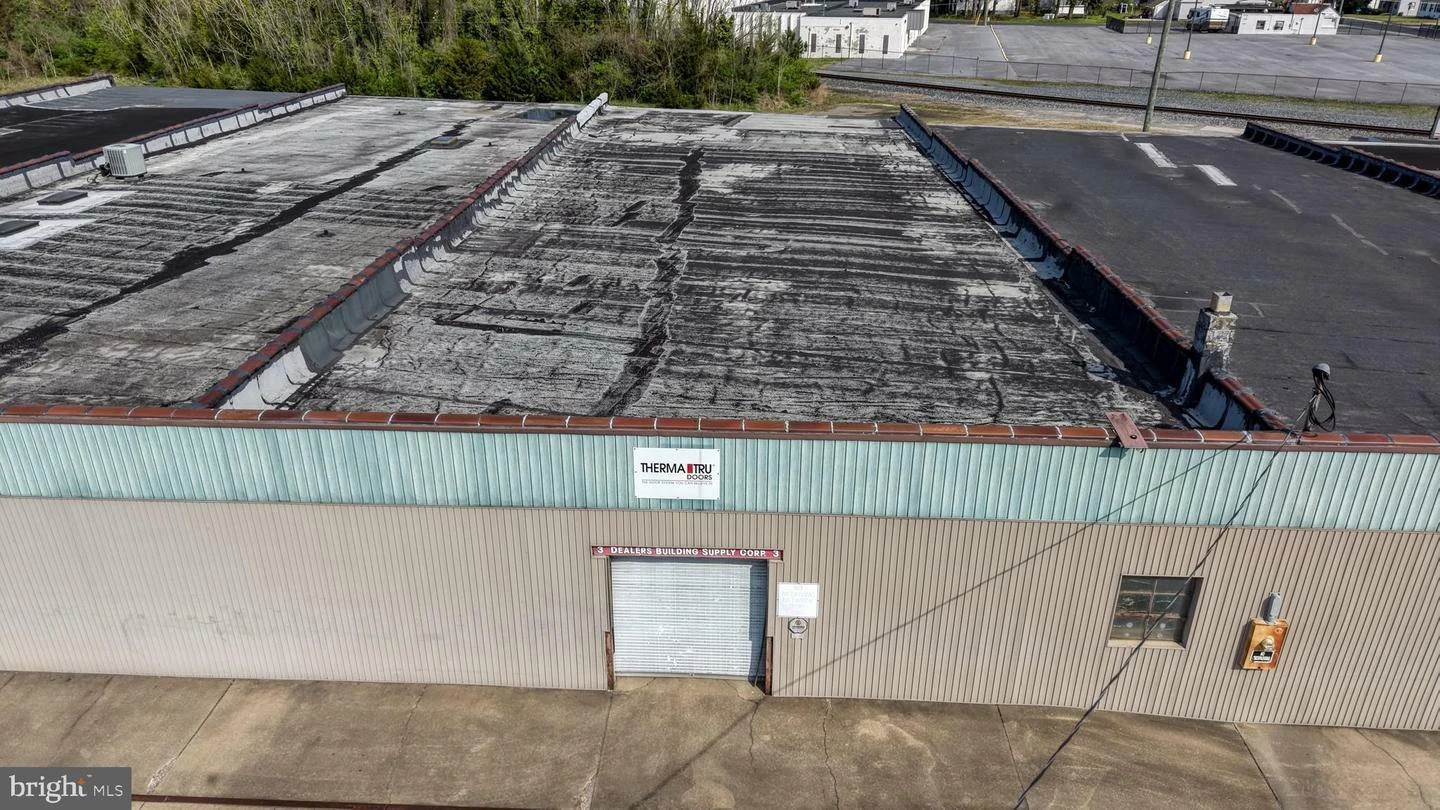 Exceptional Industrial/Flex Warehouse Opportunity