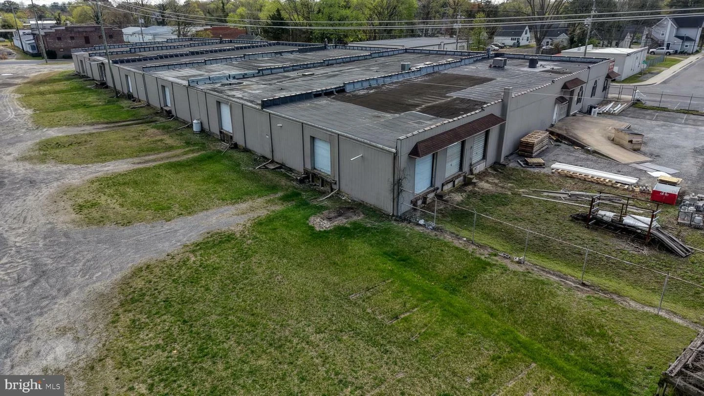 Exceptional Industrial/Flex Warehouse Opportunity