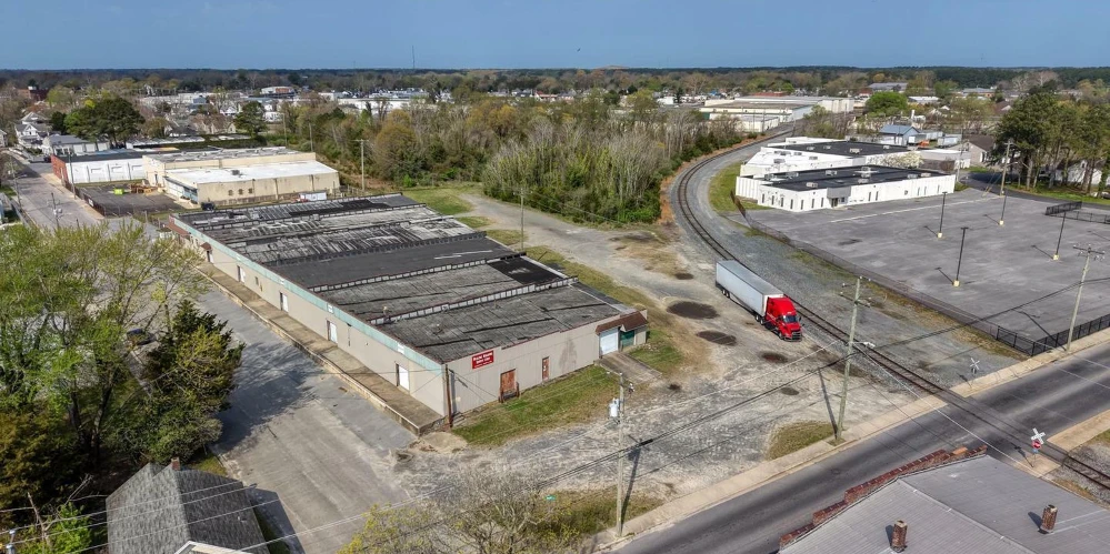 Exceptional Industrial/Flex Warehouse Opportunity