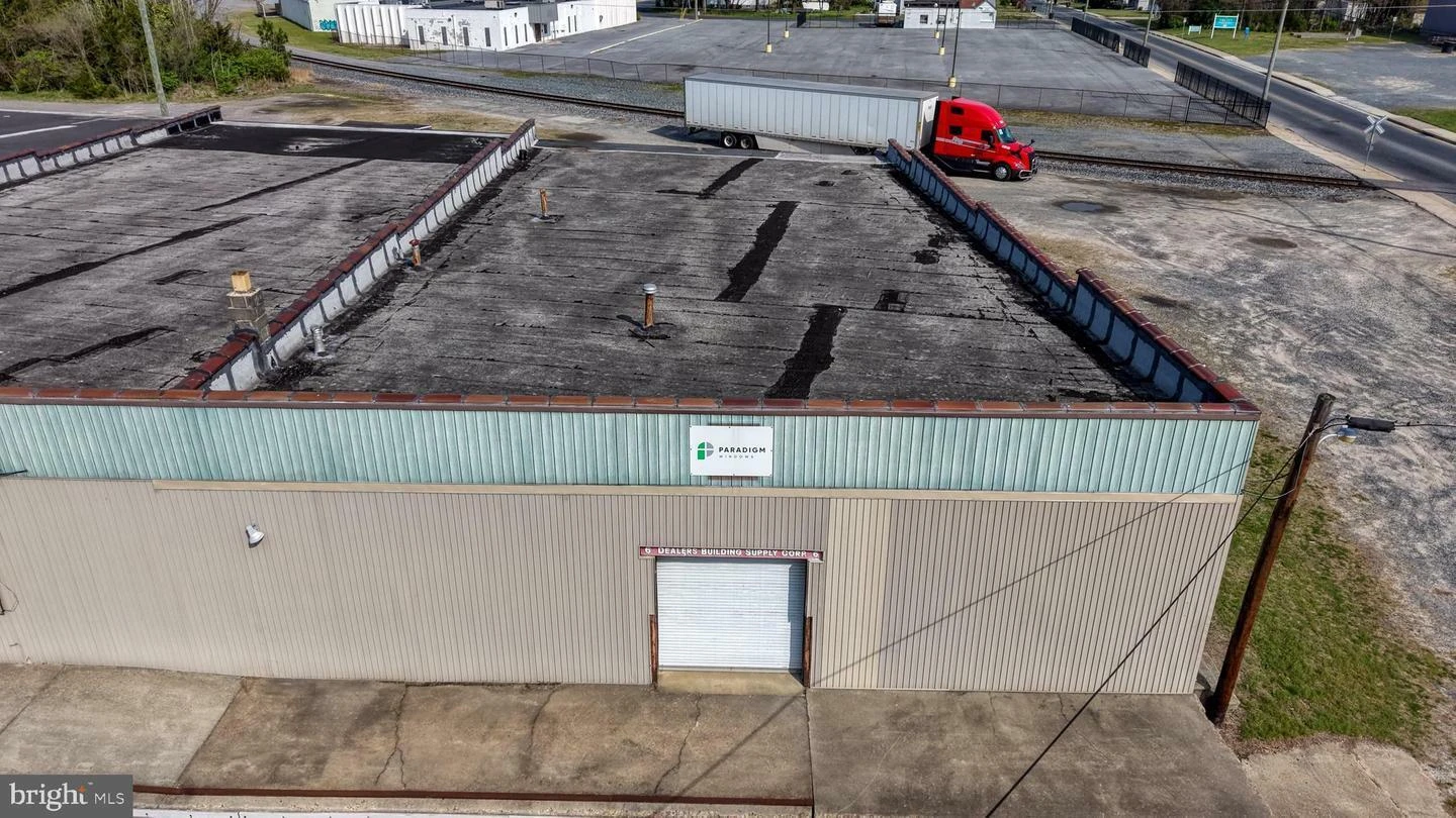 Exceptional Industrial/Flex Warehouse Opportunity