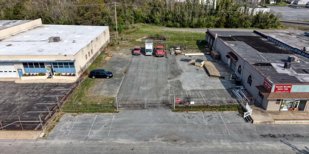 Exceptional Industrial/Flex Warehouse Opportunity