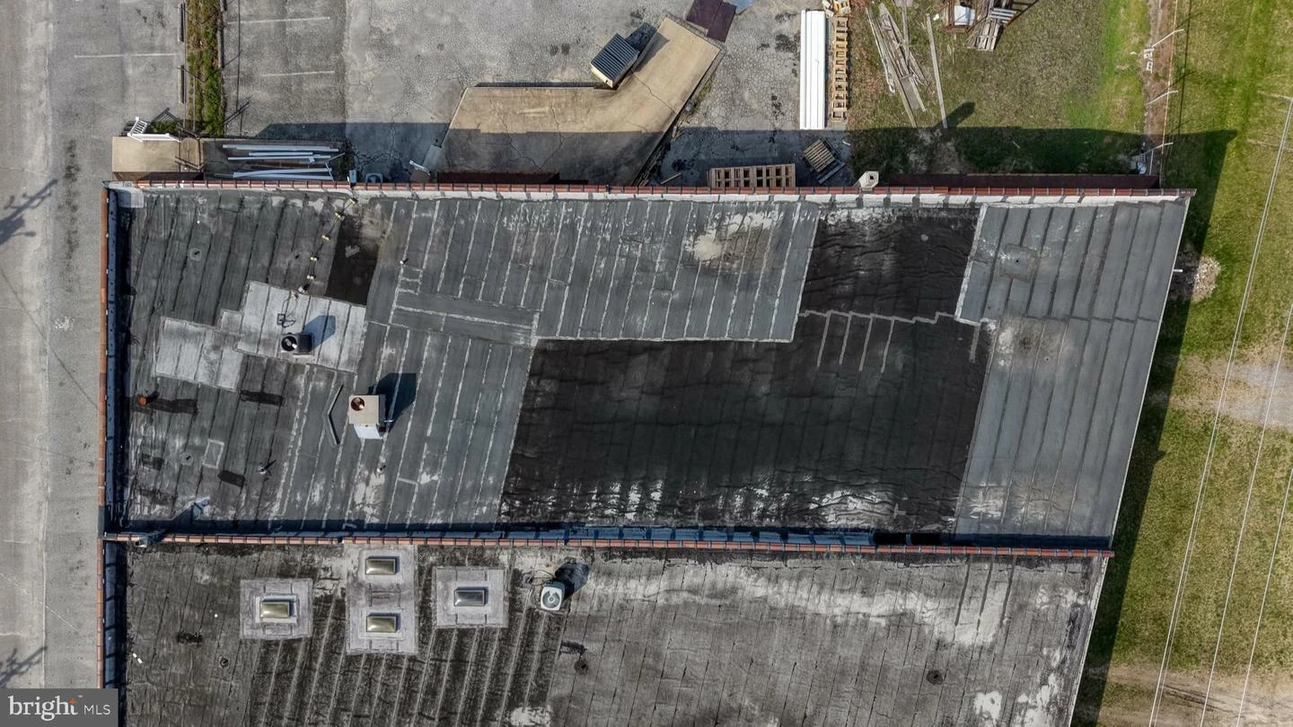 Exceptional Industrial/Flex Warehouse Opportunity
