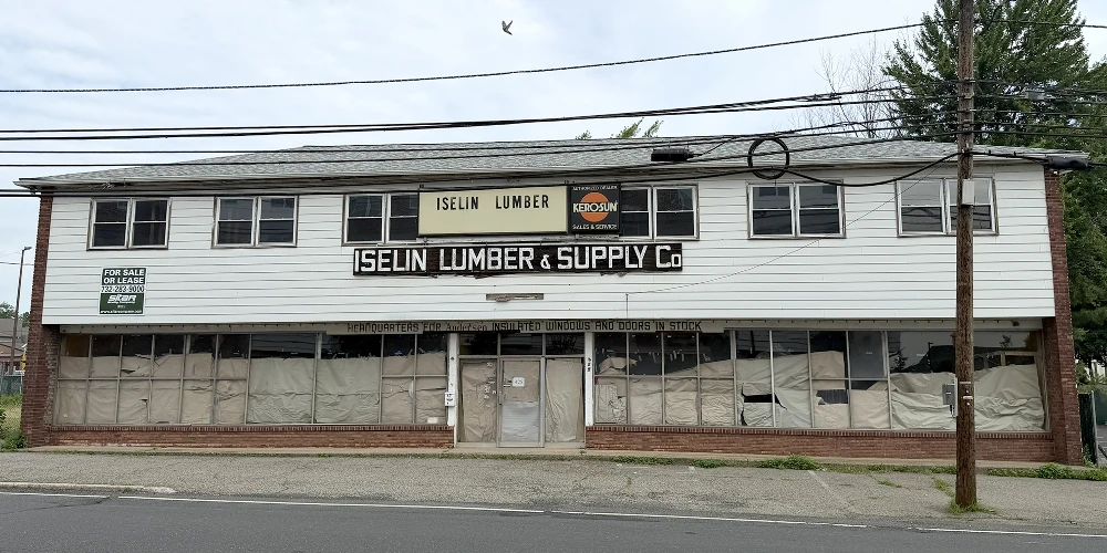 Lumber Yard & Commercial Building For Sale