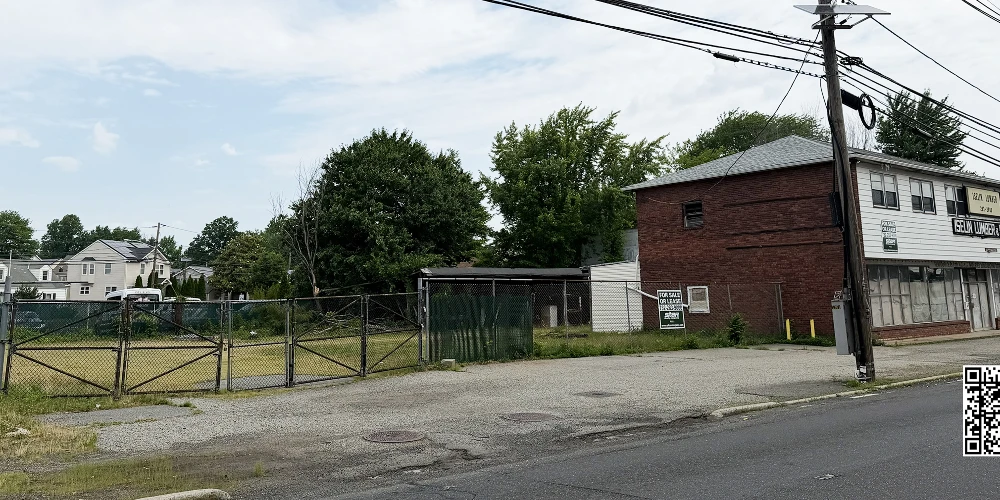 Lumber Yard & Commercial Building For Sale