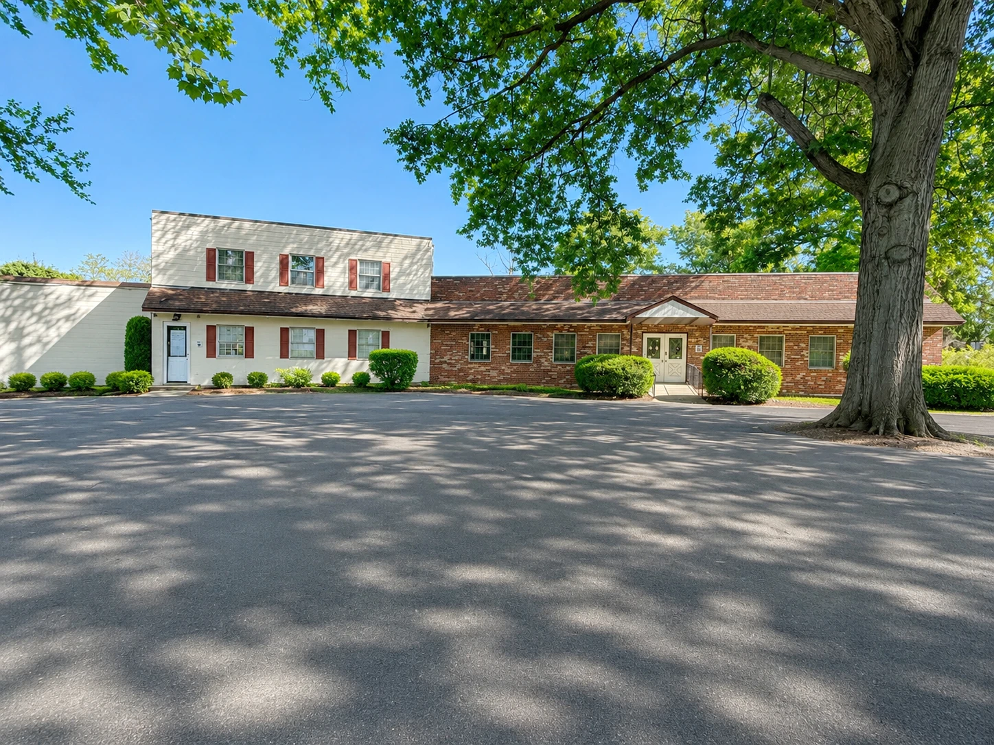 Medical/Office/Day Care/Storage Use Building