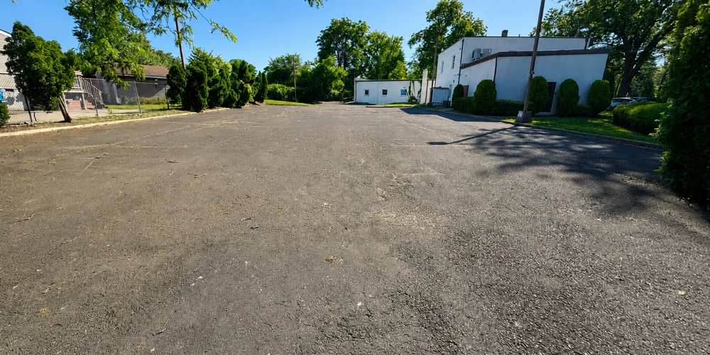 Medical/Office/Day Care/Storage Use Building