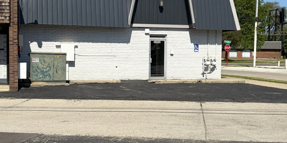 Eastpointe - Single-Tenant Retail/Office Building