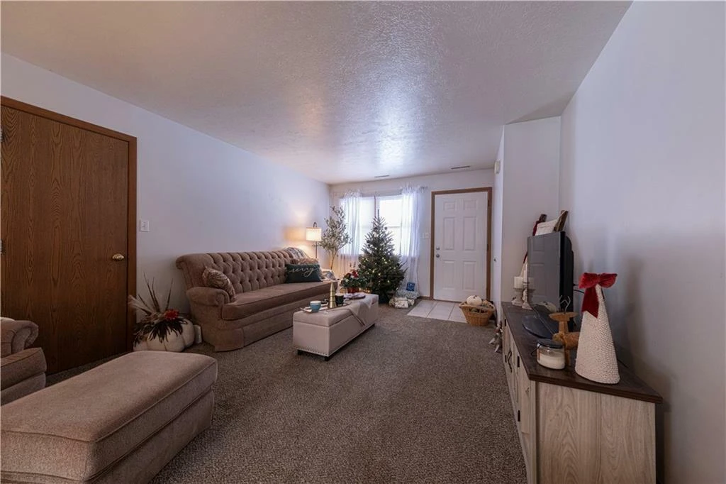 108 Oak Drive, Saxonburg, PA for sale
