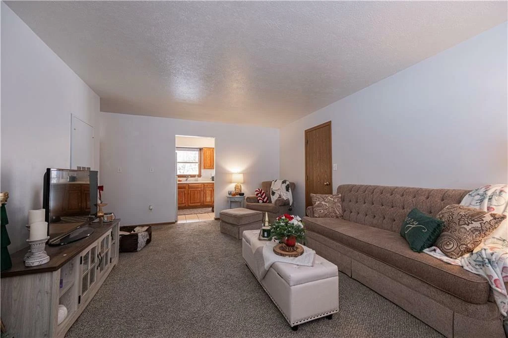 108 Oak Drive, Saxonburg, PA for sale