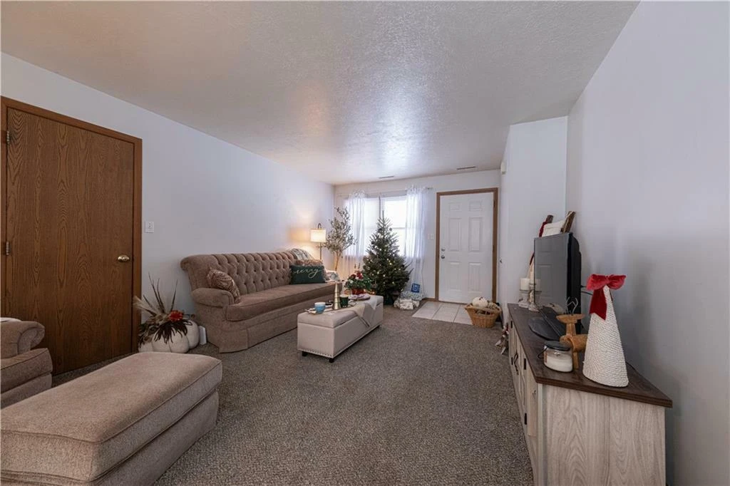108 Oak Drive, Saxonburg, PA for sale