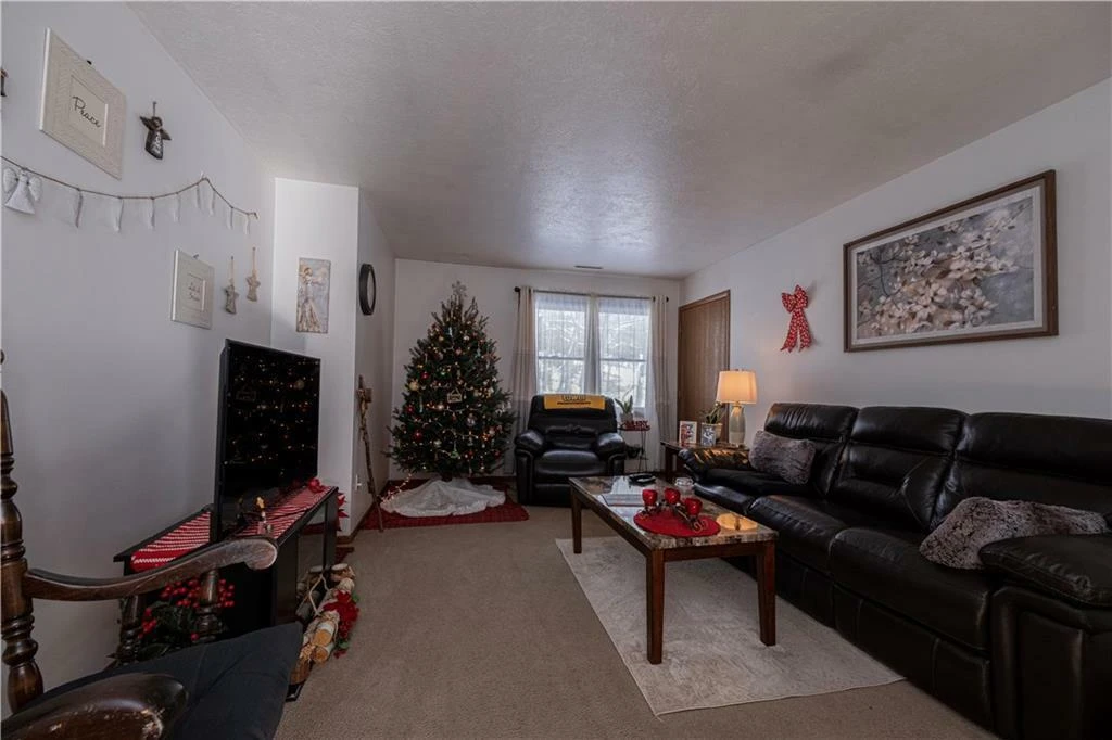 108 Oak Drive, Saxonburg, PA for sale