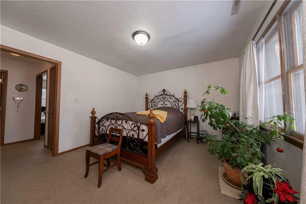 108 Oak Drive, Saxonburg, PA for sale