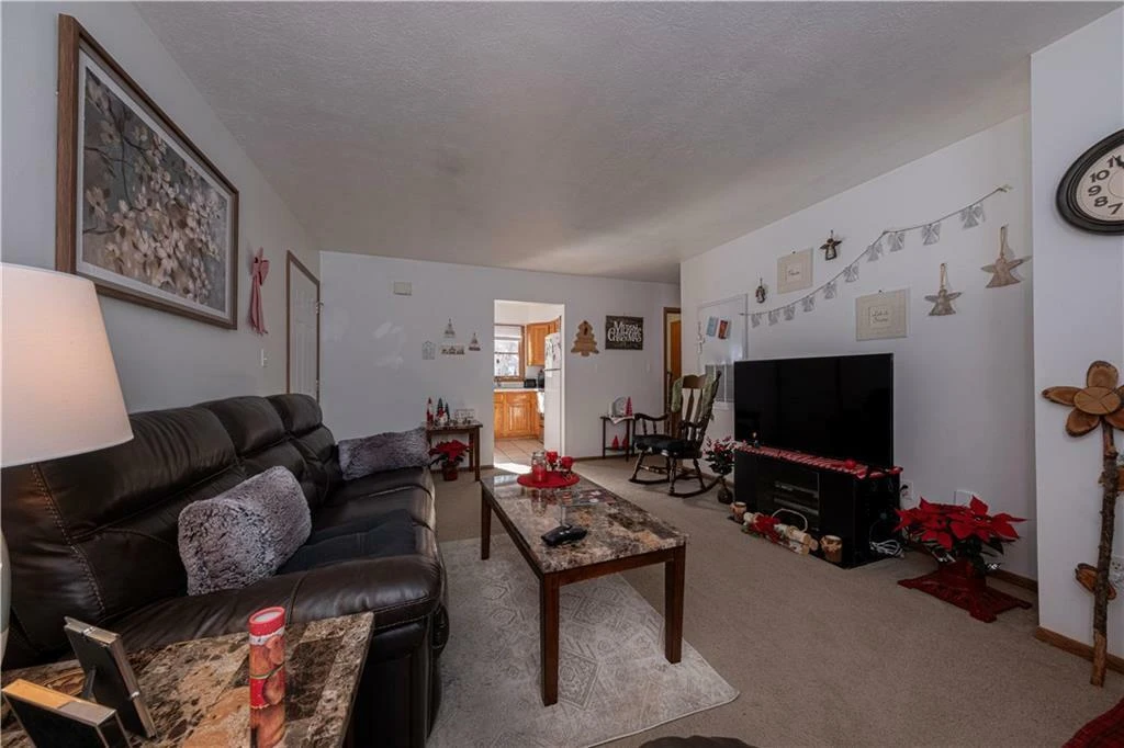 108 Oak Drive, Saxonburg, PA for sale