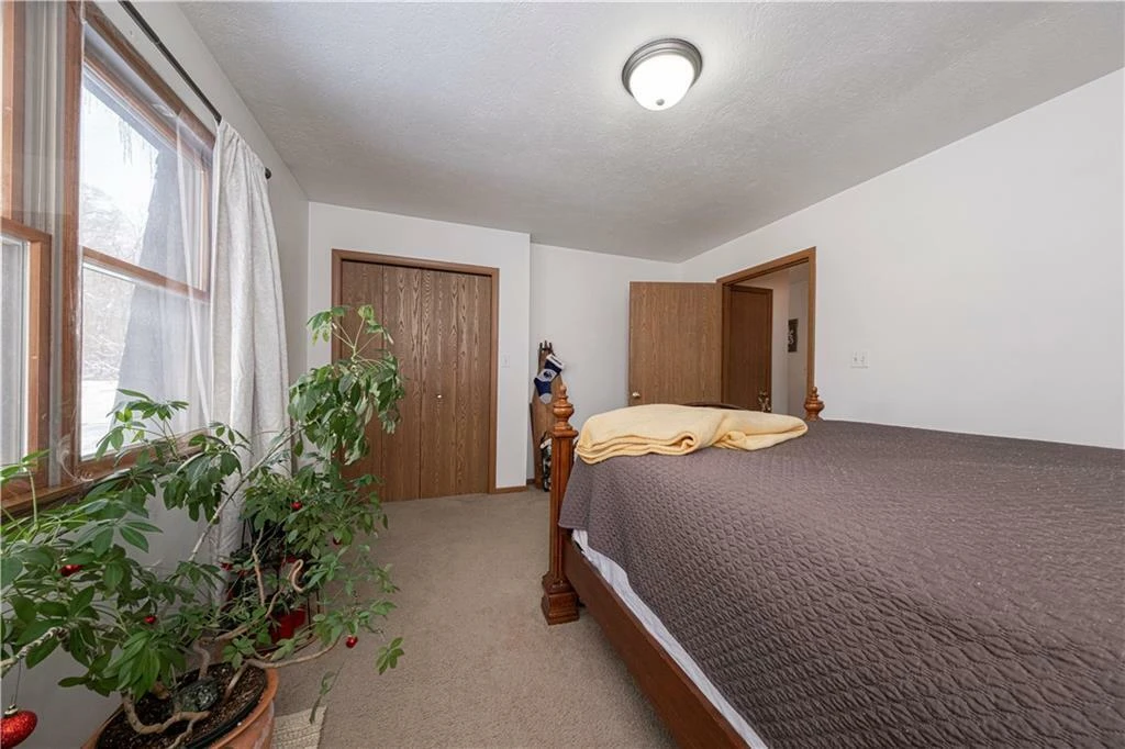 108 Oak Drive, Saxonburg, PA for sale