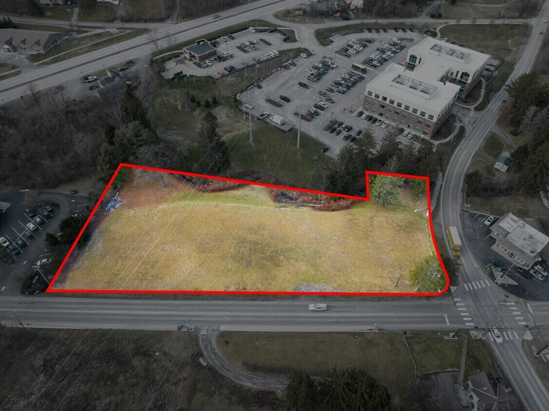 215 Northgate Dr, Warrendale, PA for sale