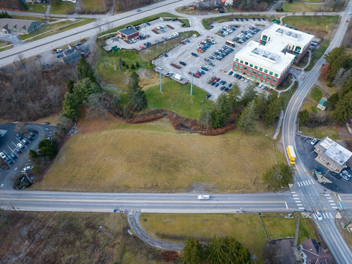 215 Northgate Dr, Warrendale, PA for sale
