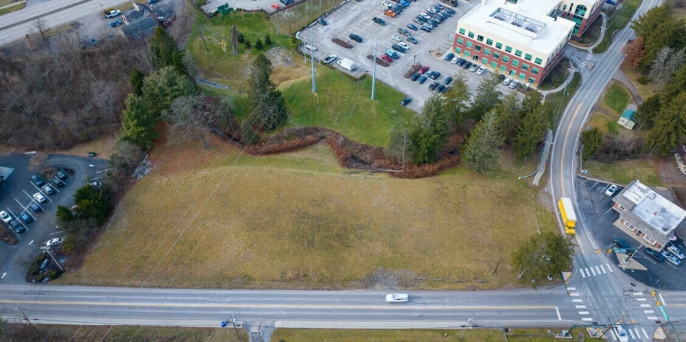 215 Northgate Dr, Warrendale, PA for sale
