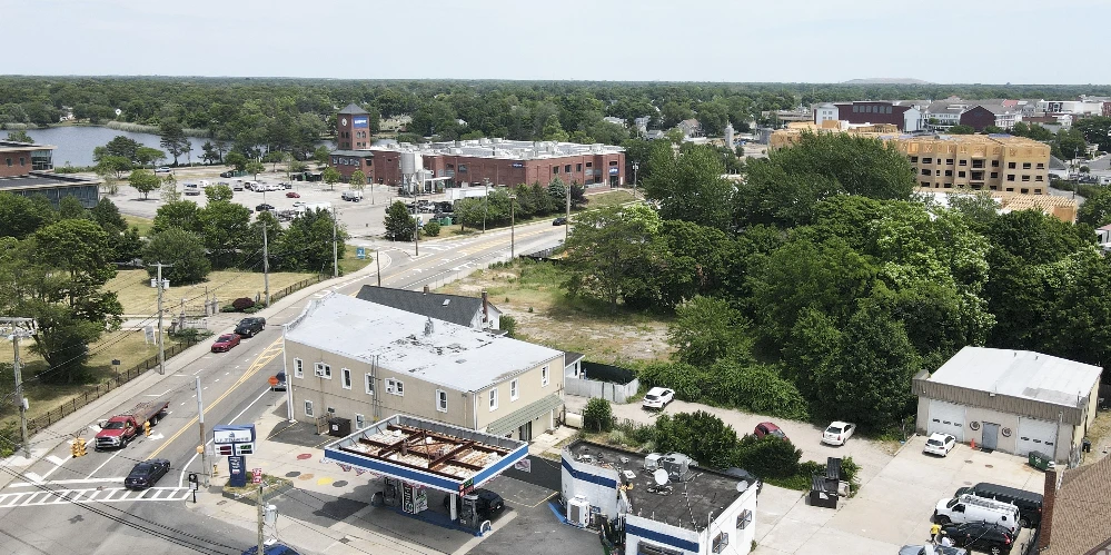 270 W Main Street - Gas Station For Sale