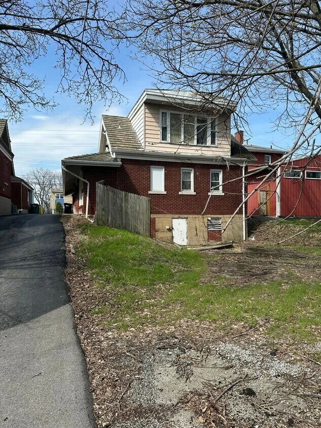 978 Perry Hwy, Pittsburgh, PA for sale