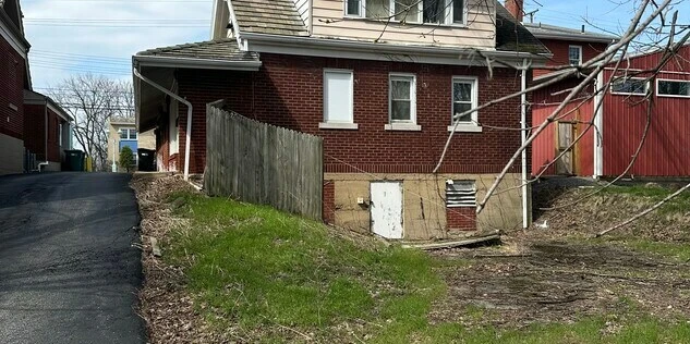 978 Perry Hwy, Pittsburgh, PA for sale
