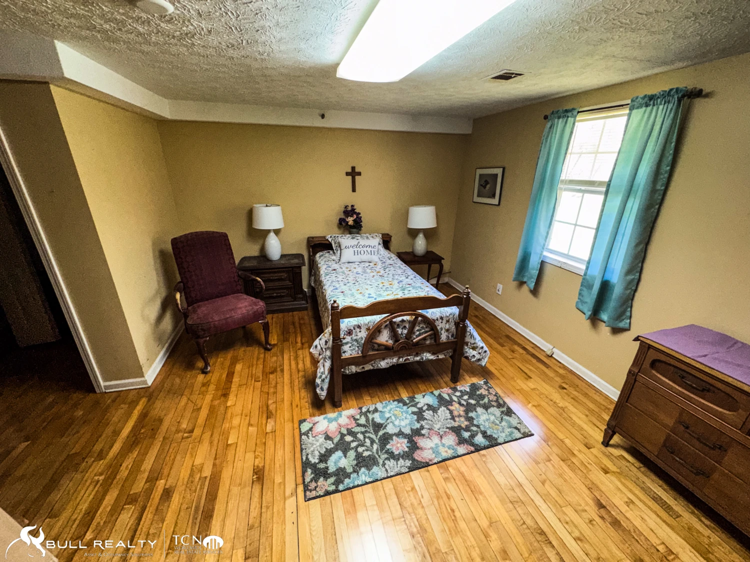 Former Personal Care Facility with Conversion Potential | ±12,037 SF