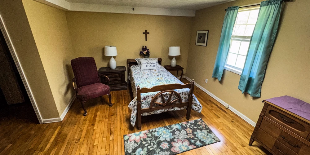 Former Personal Care Facility with Conversion Potential | ±12,037 SF