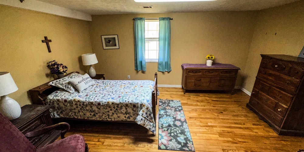 Former Personal Care Facility with Conversion Potential | ±12,037 SF