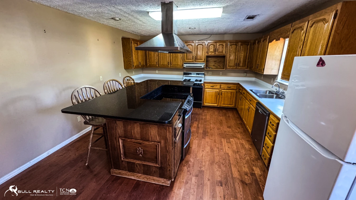 Former Personal Care Facility with Conversion Potential | ±12,037 SF
