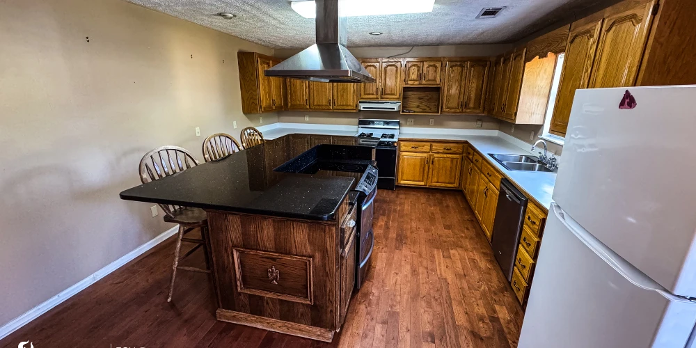 Former Personal Care Facility with Conversion Potential | ±12,037 SF
