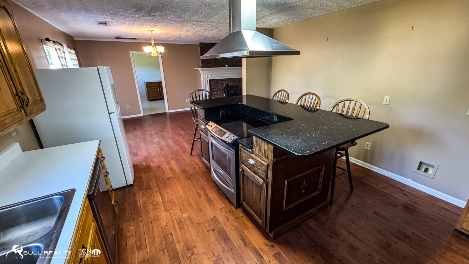 Former Personal Care Facility with Conversion Potential | ±12,037 SF