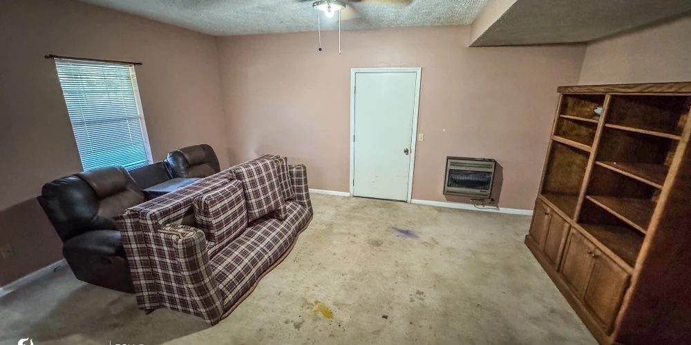 Former Personal Care Facility with Conversion Potential | ±12,037 SF