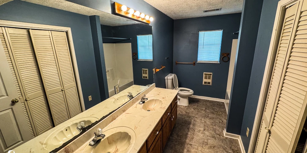 Former Personal Care Facility with Conversion Potential | ±12,037 SF