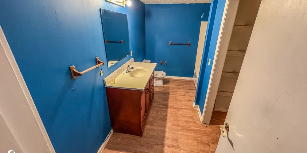 Former Personal Care Facility with Conversion Potential | ±12,037 SF