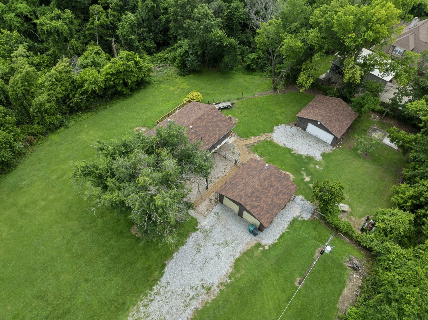 1810 Little Flock Dr - Little Flock