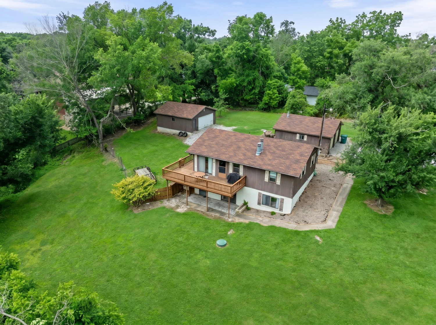 1810 Little Flock Dr - Little Flock