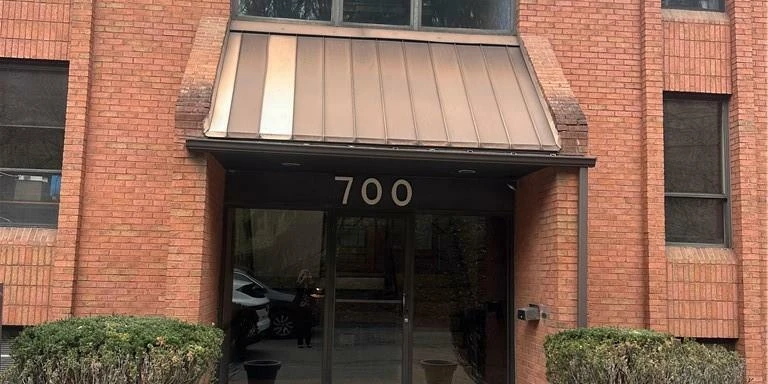 McKnight East Professional Office
