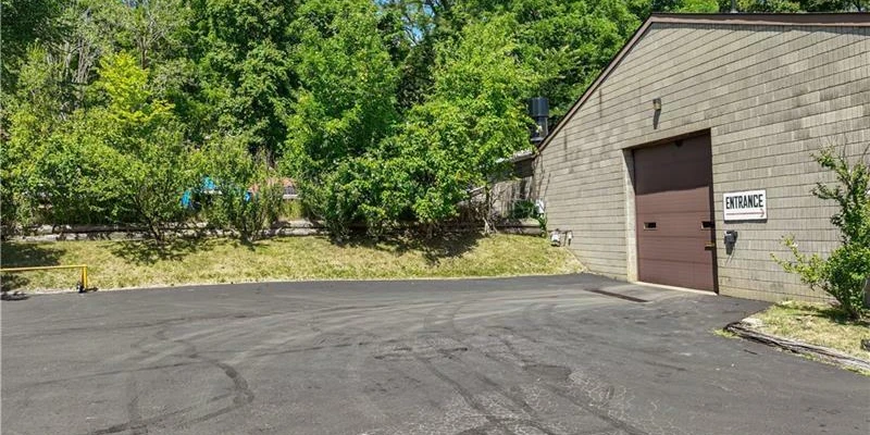 560 Hoover Rd, Pittsburgh, PA for sale