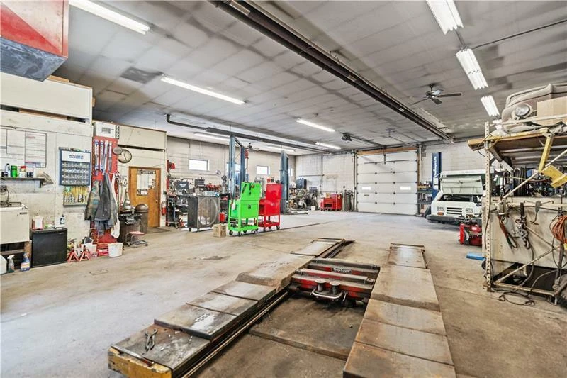 560 Hoover Rd, Pittsburgh, PA for sale